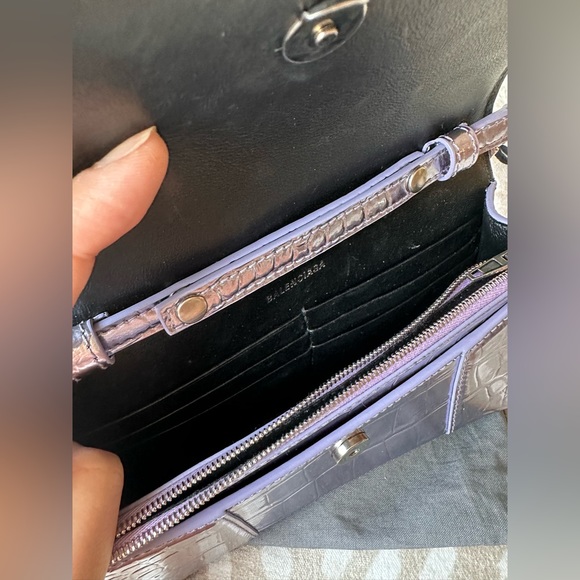 Balenciaga Wallet On Ty Chain *Rare Lilic color, Great Condition* - Picture 9 of 13